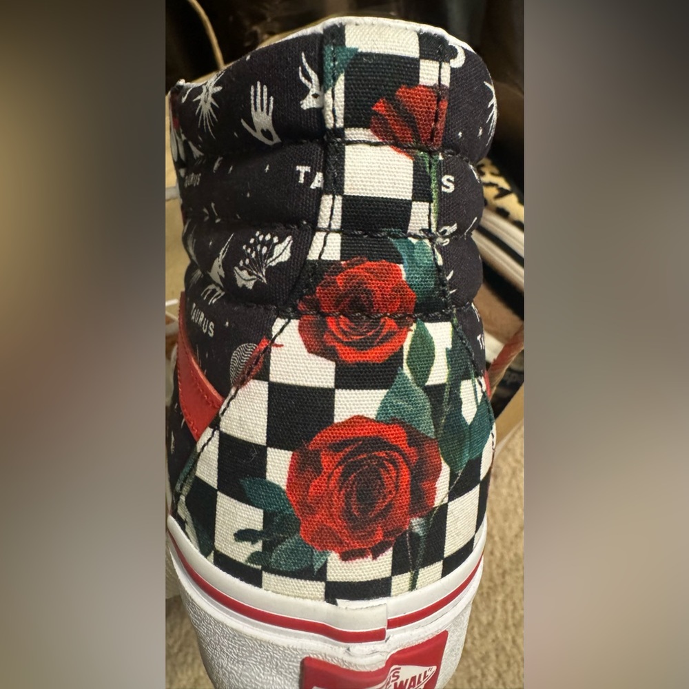 Original Design Vans (Size: Men’s 7.0/Women’s 8.5) - Picture 4 of 9